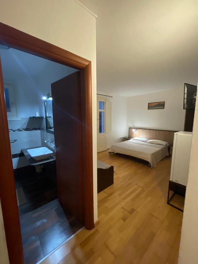 Il Vicoletto Guest House Porto Torres Buitenkant foto