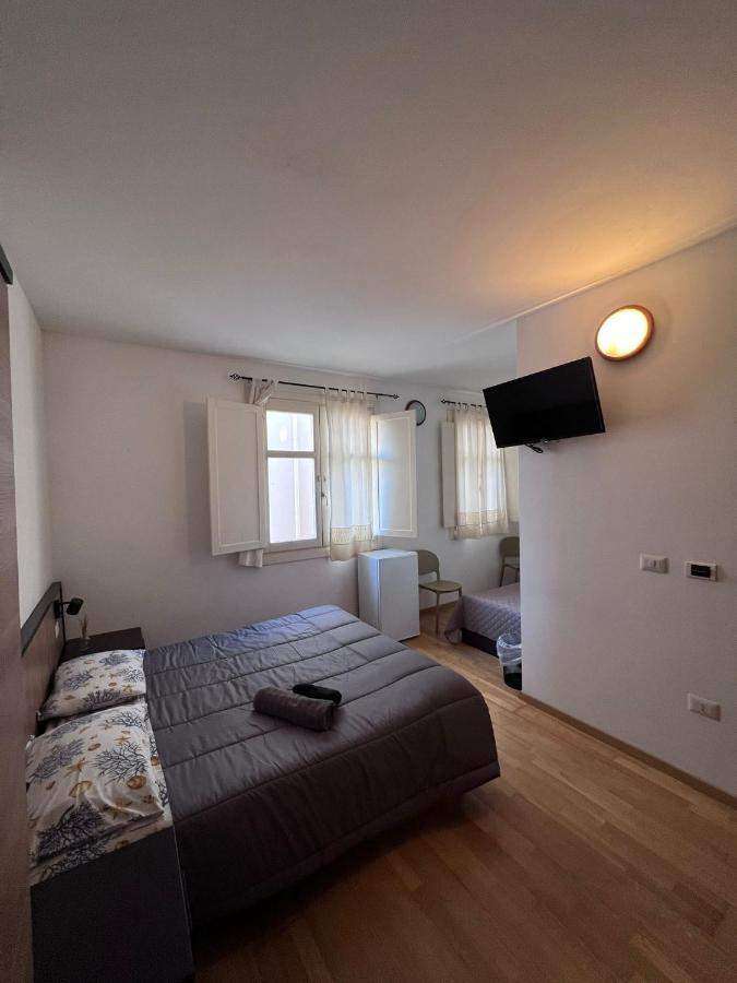 Il Vicoletto Guest House Porto Torres Buitenkant foto